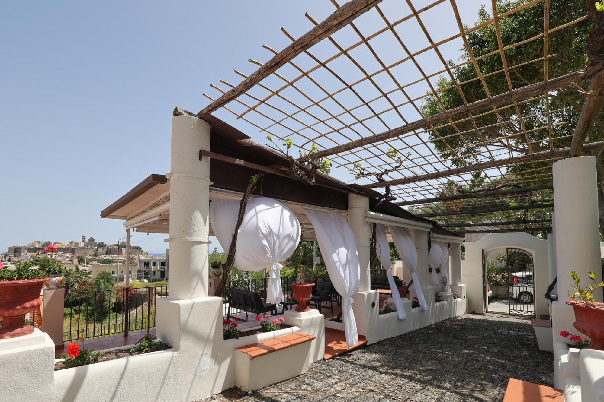 ליפארי Hotel Villa Cute - Hvc מראה חיצוני תמונה