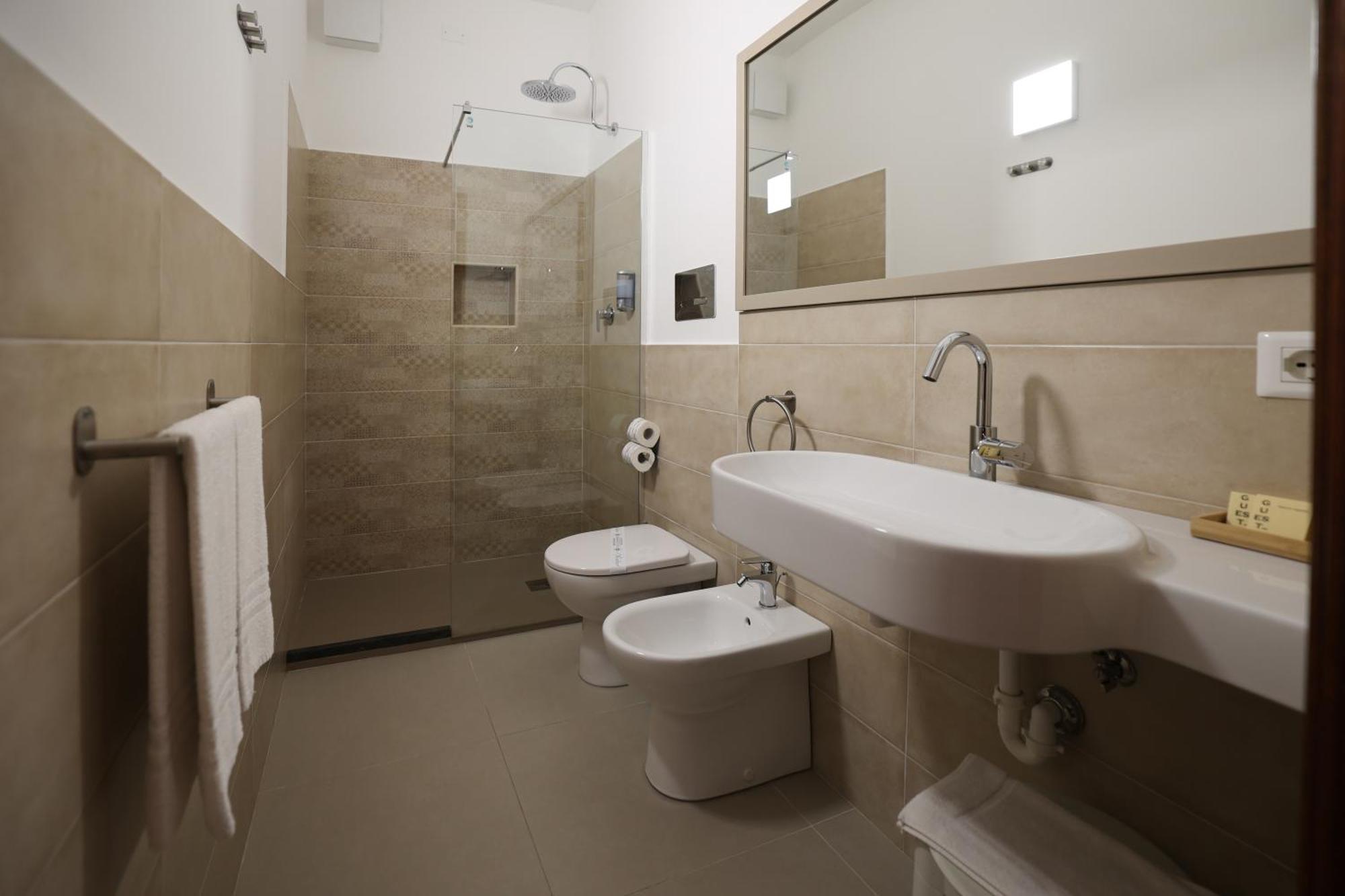 ליפארי Hotel Villa Cute - Hvc מראה חיצוני תמונה